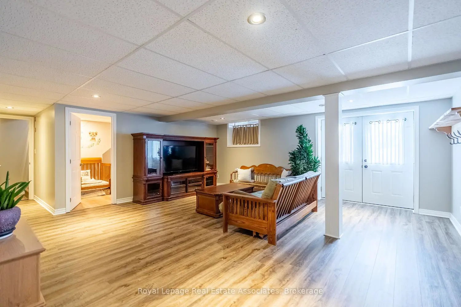 196 Circle Road photo 4