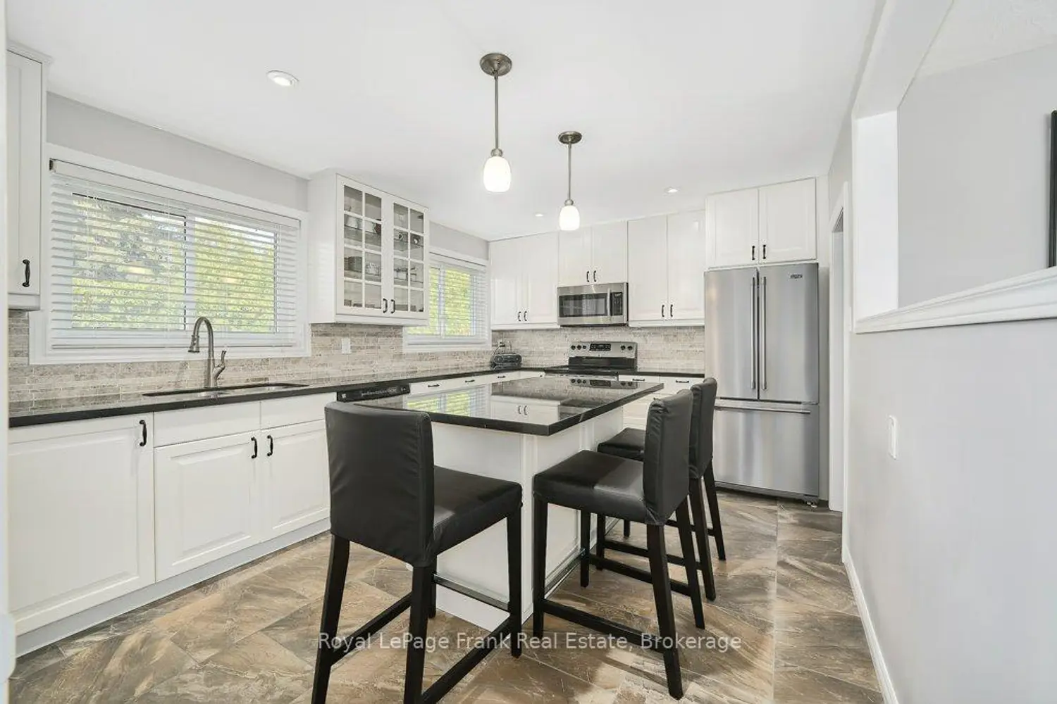 326 Marion Avenue photo 4