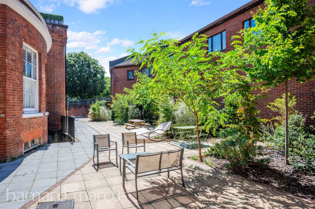 Additional image 9 of 2 bed flat for saleAshley Road, Epsom KT18