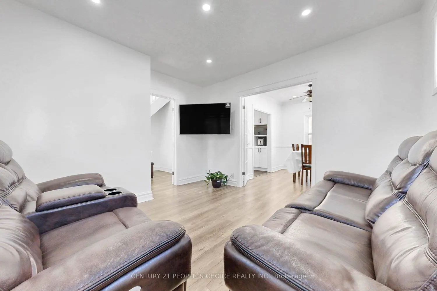 419 Adelaide Avenue photo 3
