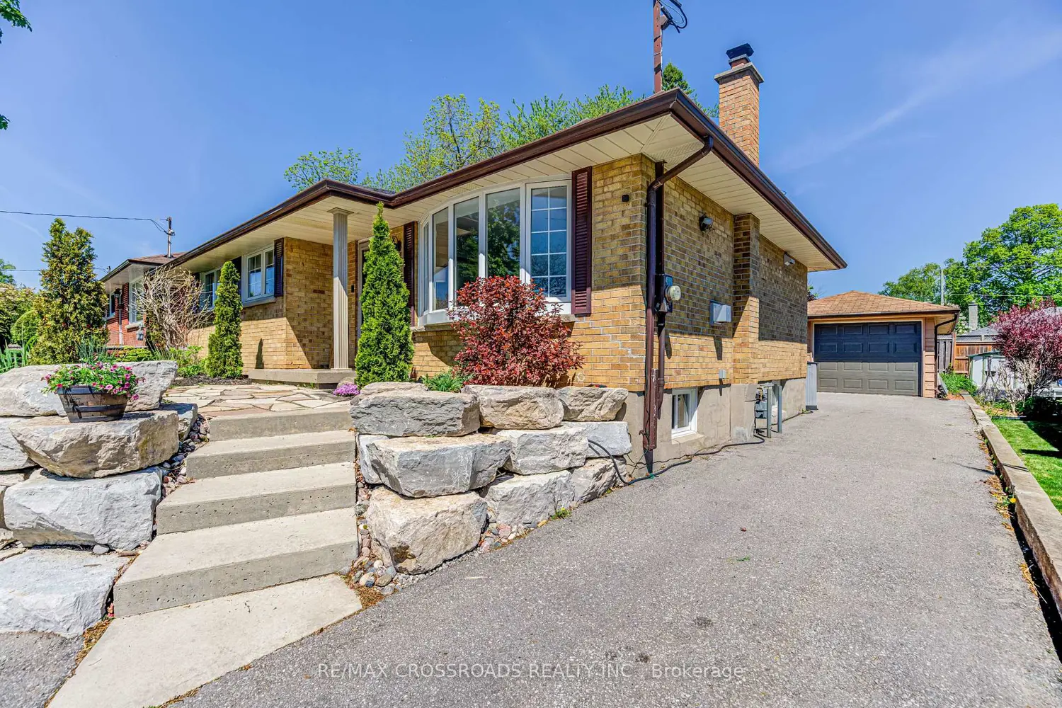 778 Tennyson Avenue photo 3