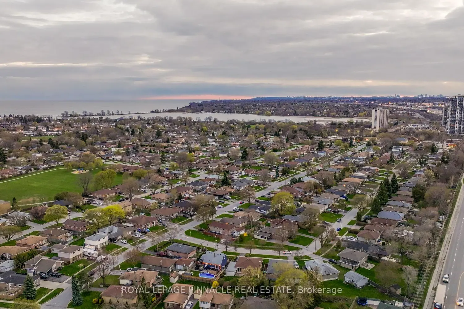 Additional image 19 of 1480 Bayly Street 1014
