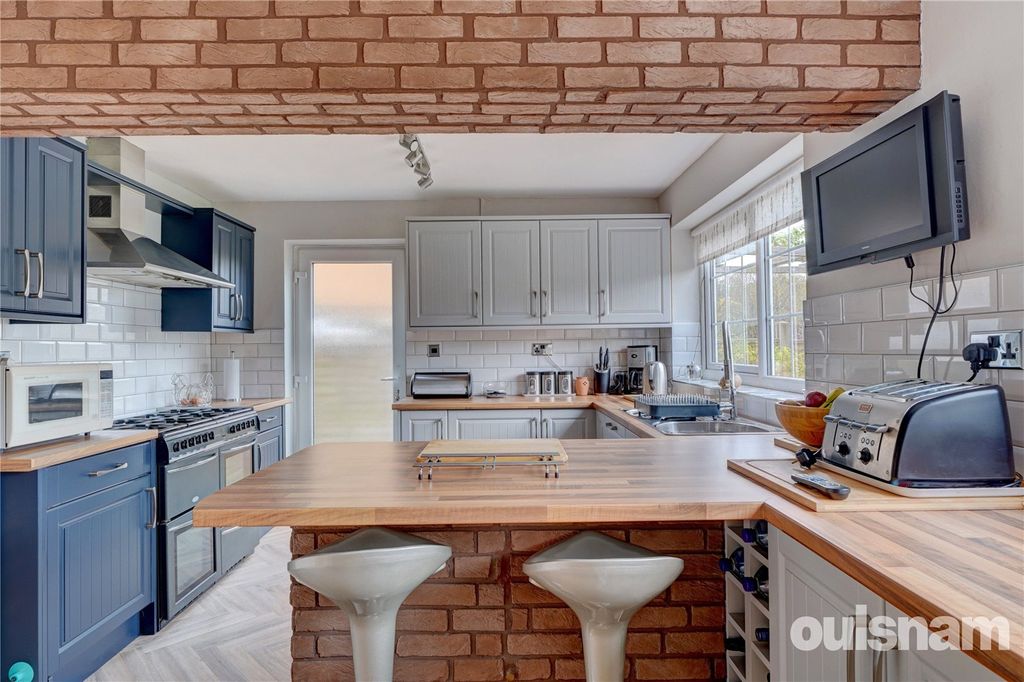 Additional image 6 of 3 bed semi-detached house for saleWest Park Drive, Droitwich, Worcestershire WR9