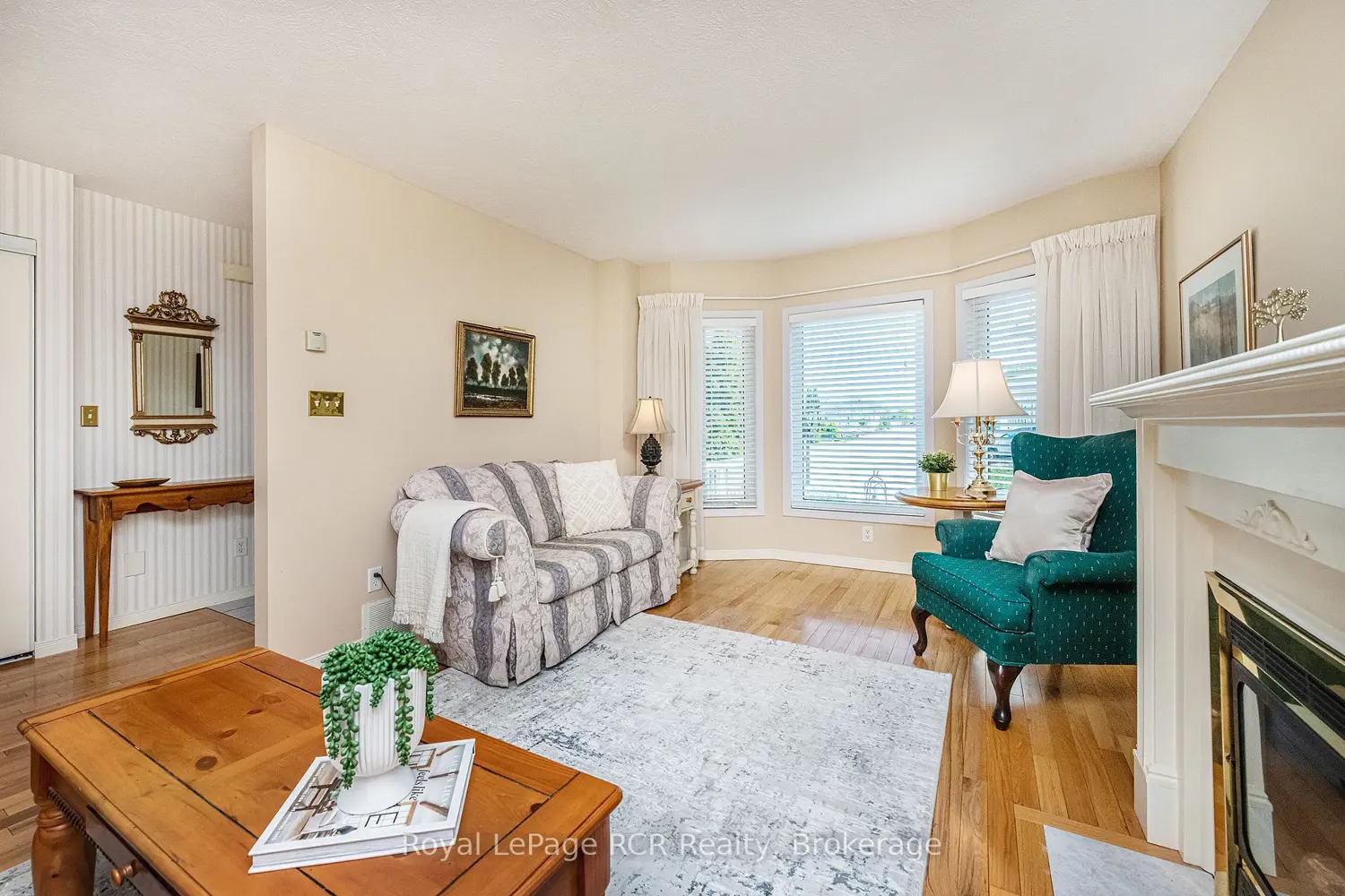 980 9Th Avenue Ae photo 3