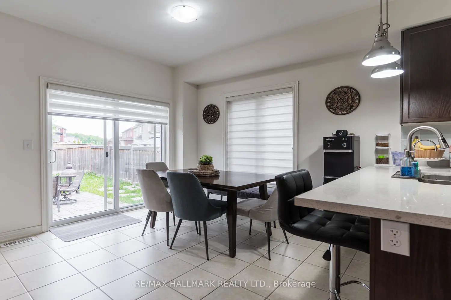 278 Sharon Creek Drive photo 2