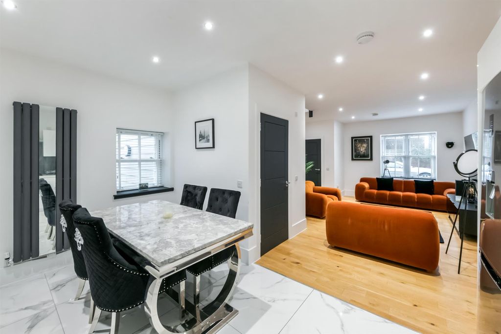 Additional image 12 of 3 bed town house for sale13A West Burnside, Dollar FK14