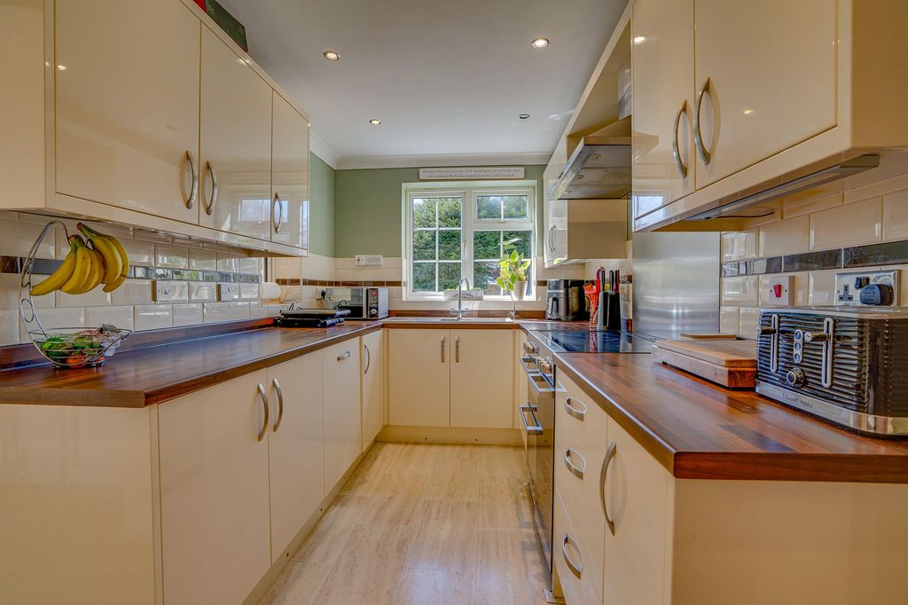 Additional image 12 of 4 bed detached house for saleCompton Close, Boyatt Wood, Eastleigh SO50