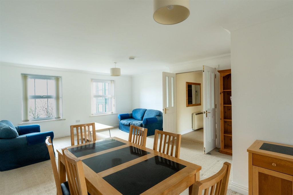 Additional image 4 of 3 bed flat for saleCowes, Isle Of Wight PO31