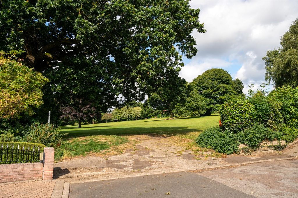 Additional image 26 of 3 bed detached bungalow for saleLangdale Drive, Dronfield S18
