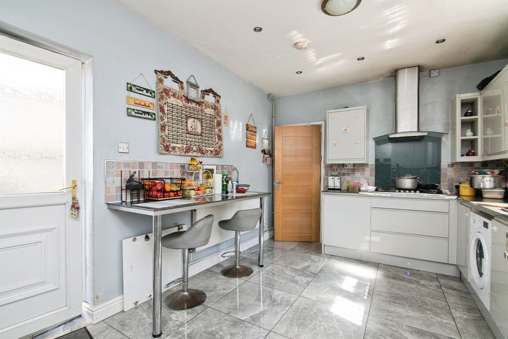 Additional image 10 of 5 bed semi-detached house for saleDixons Green Road, Dudley DY2
