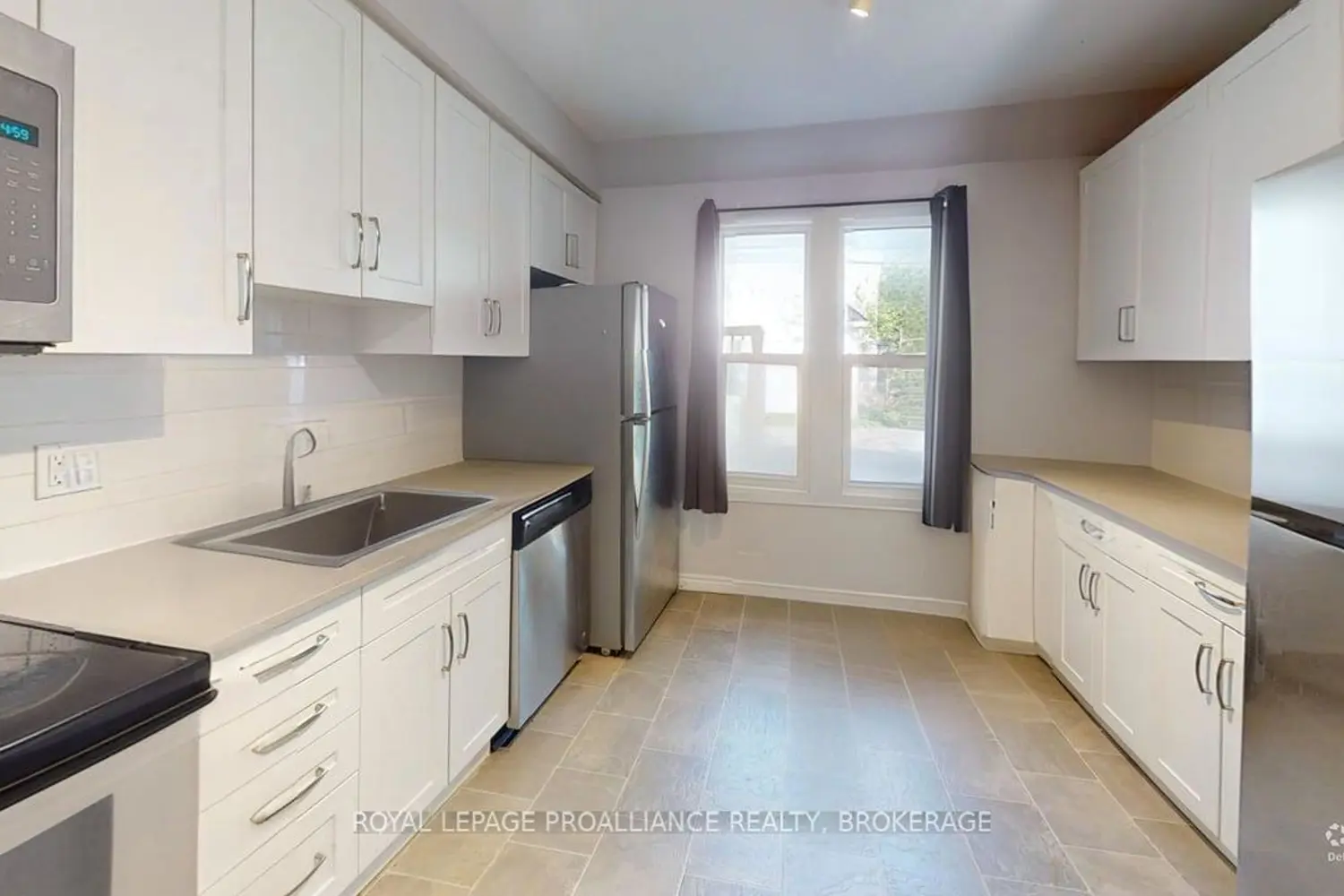 93 Linton Street photo 4