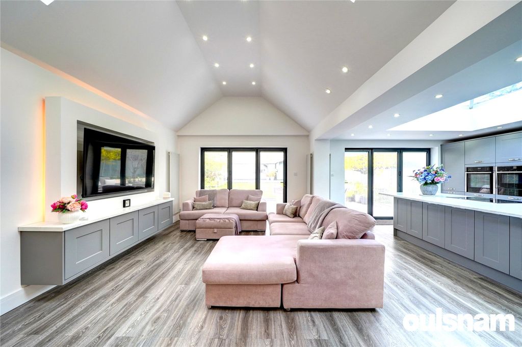Additional image 2 of 4 bed detached house for saleVictoria Avenue, Droitwich, Worcestershire WR9