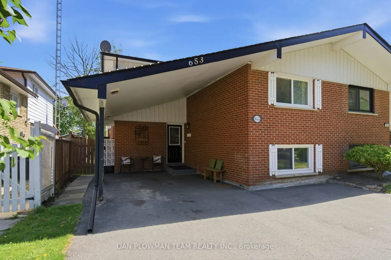 653 Berwick Crescent
