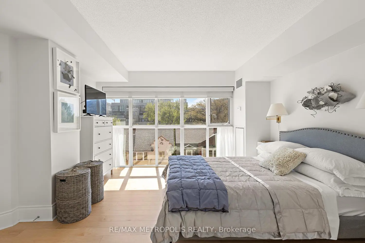 Additional image 2 of 437 Roncesvalles Avenue 438
