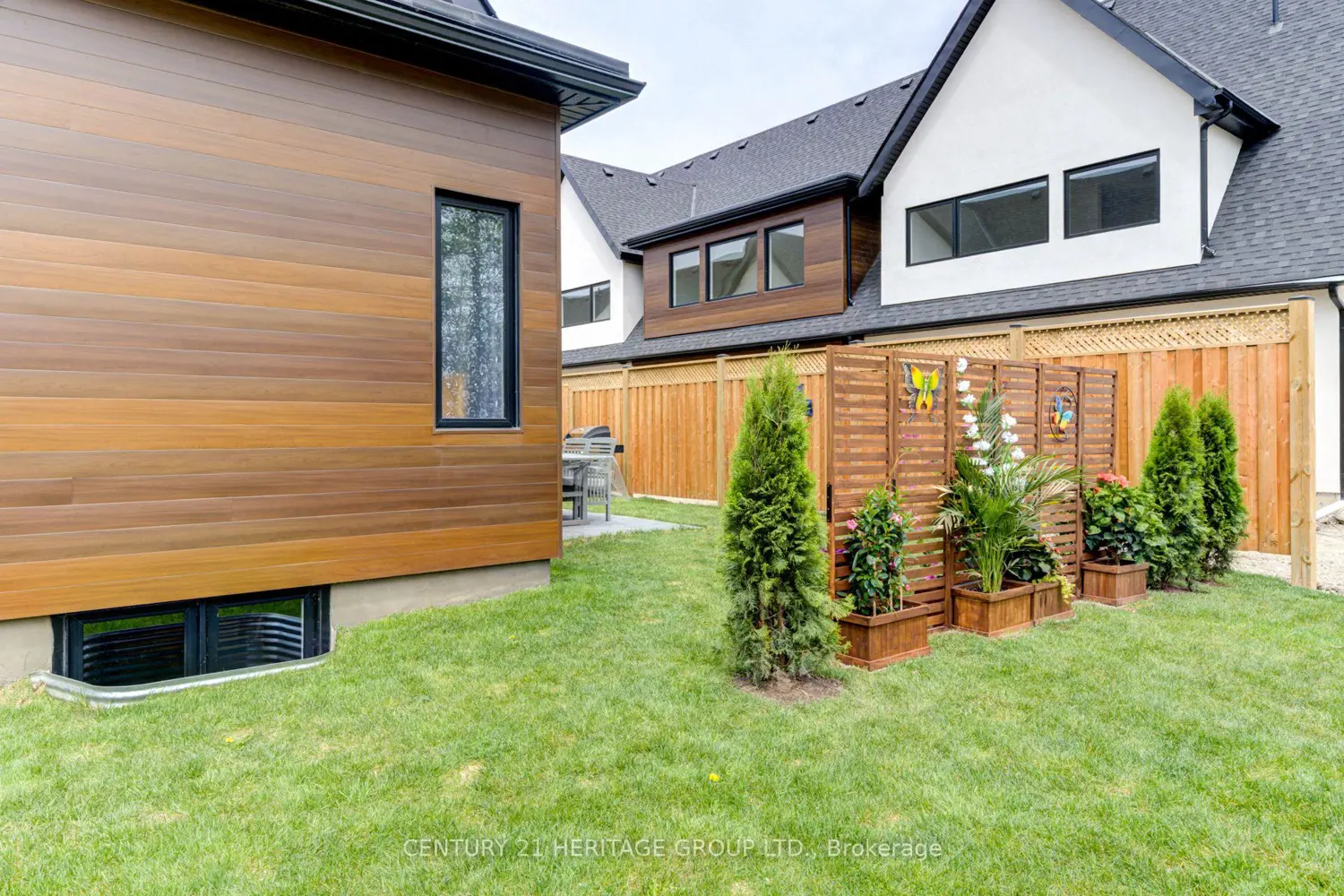 Additional image 9 of 44 Ruby Crescent