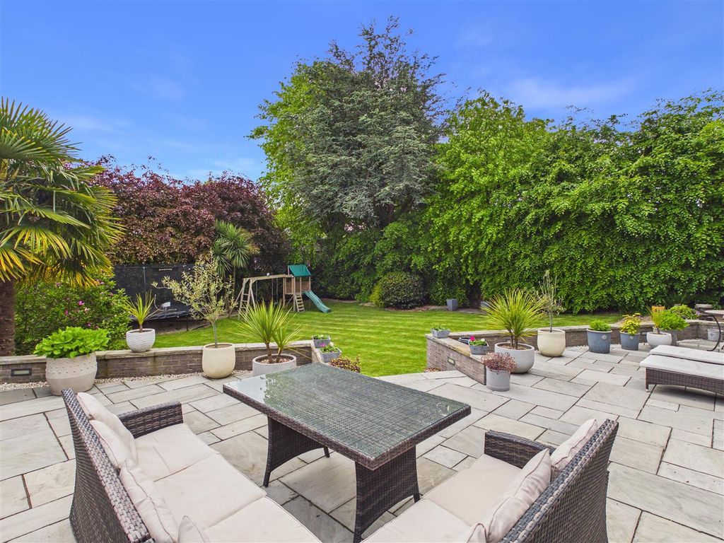 Additional image 34 of 5 bed property for saleNetherways, Park Avenue, Dronfield S18