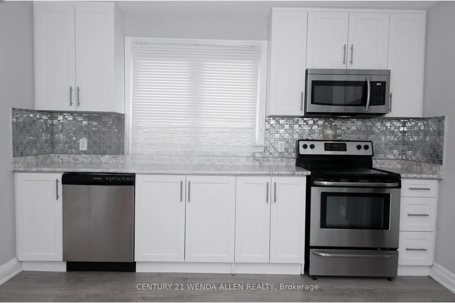 607 Mary Street photo 4