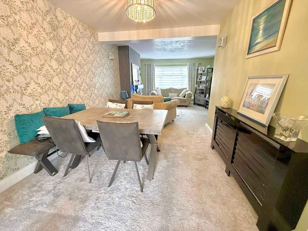 Additional image 5 of 5 bed semi-detached house for saleGilded Acre, Dunstable LU6