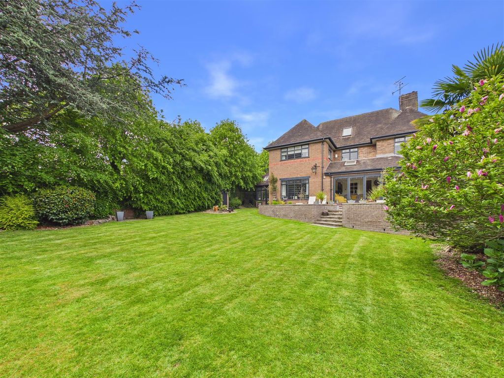 Additional image 36 of 5 bed property for saleNetherways, Park Avenue, Dronfield S18