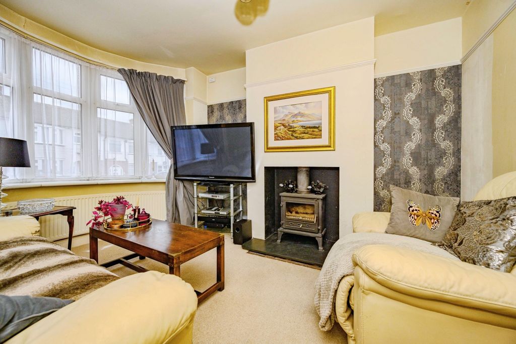 Additional image 3 of 3 bed terraced house for saleAllenby Avenue, Dunstable LU5