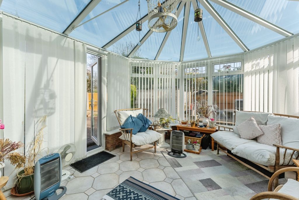 Additional image 12 of 4 bed detached house for saleManor Park Drive, Great Sutton, Ellesmere Port, Cheshire CH66