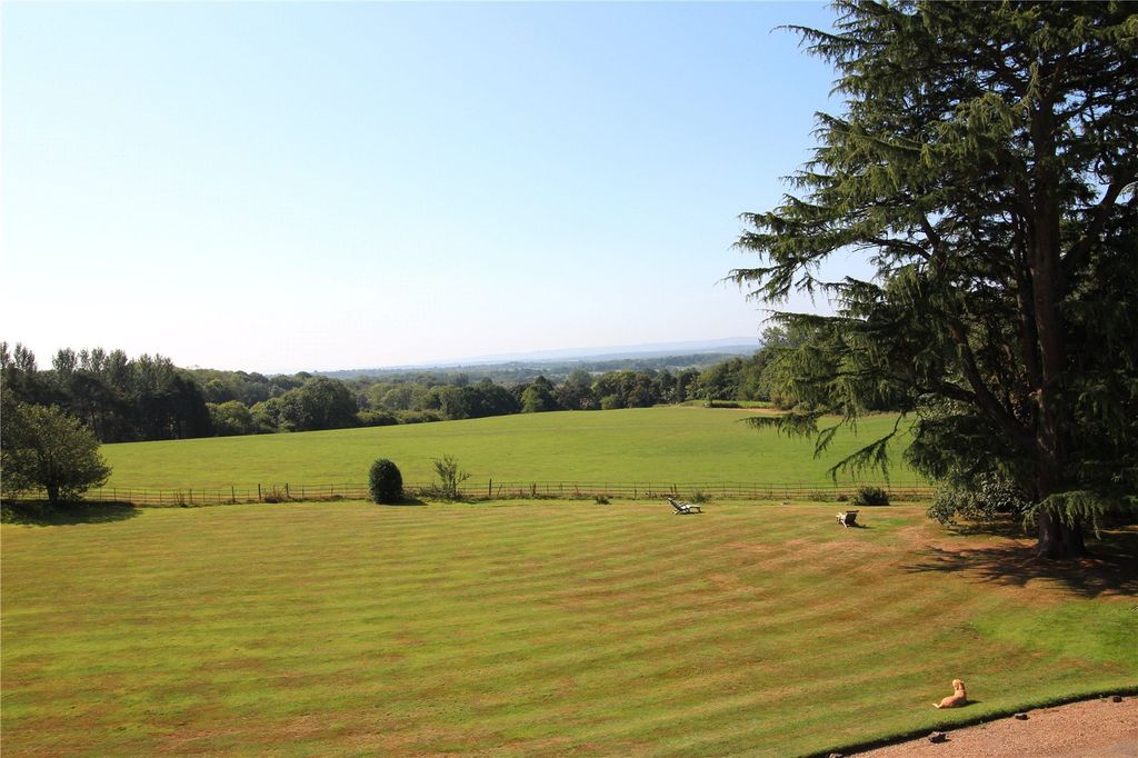 3 bed flat for saleChilling Street, Sharpthorne, East Grinstead, West Sussex RH19