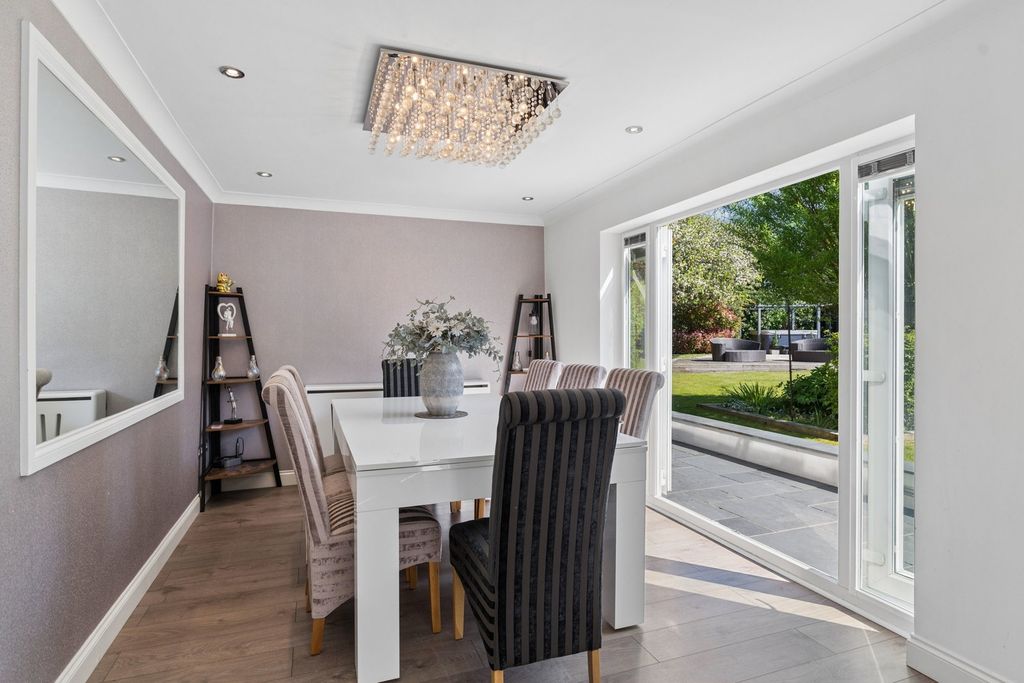 Additional image 13 of 5 bed detached house for saleCoombe Drive, Dunstable LU6