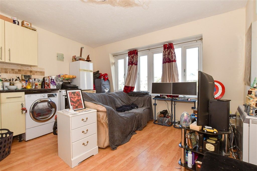 1 bed flat for saleTerminus Road, Cowes, Isle Of Wight PO31
