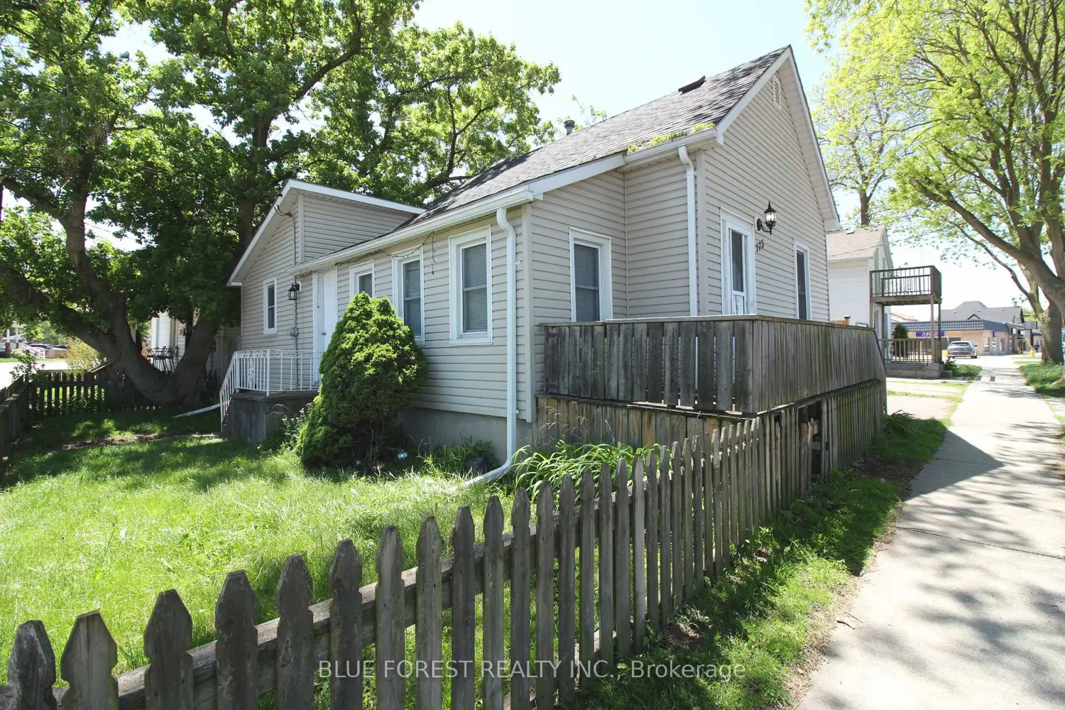 175 Davis Street photo 2