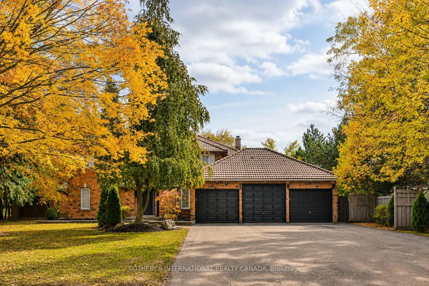 23 Hill Farm Road