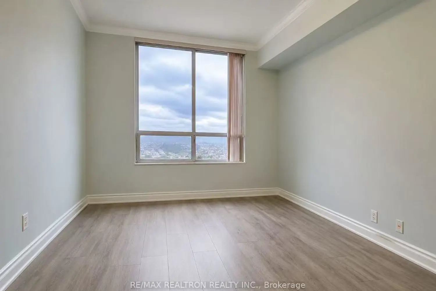 Additional image 6 of 80 Harrison Garden Boulevard 1019