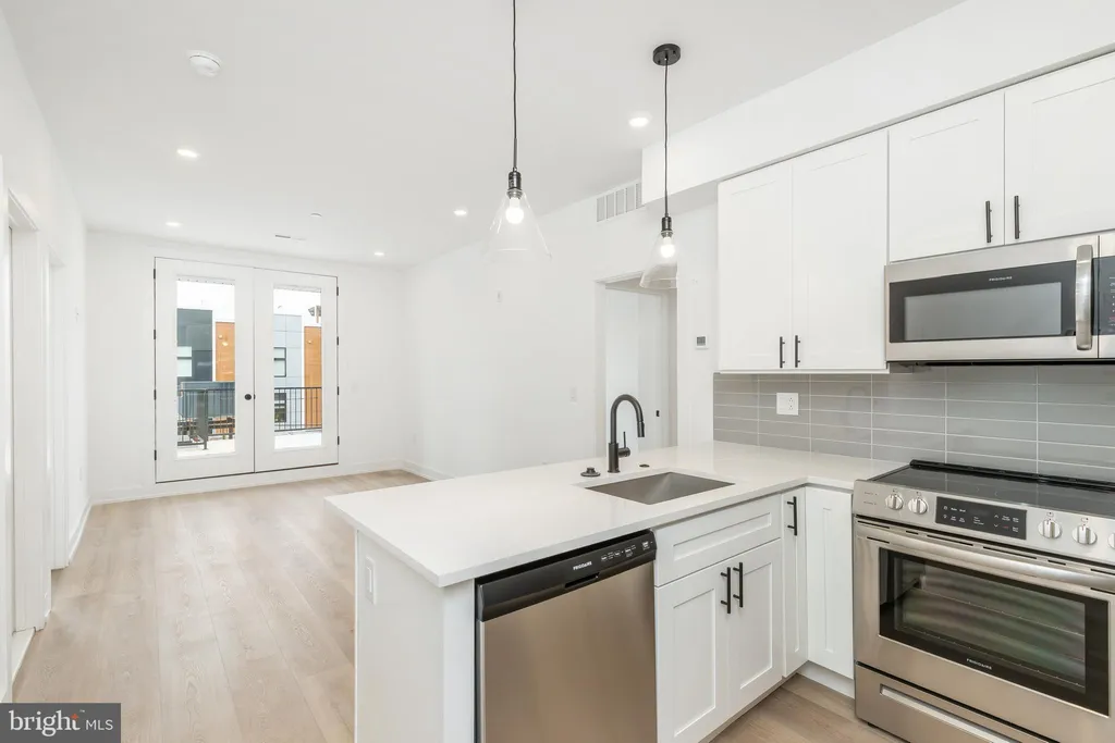 Additional image 5 of 2002 Frankford Ave Unit 201, Philadelphia, PA 19125