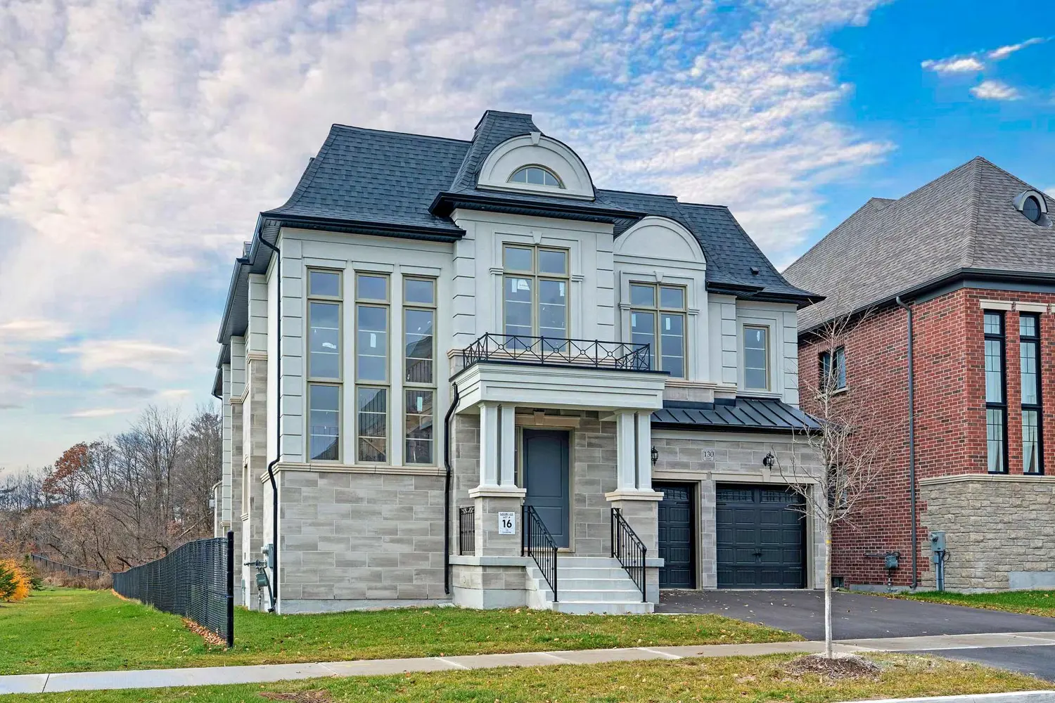 130 Cannes Avenue photo 2