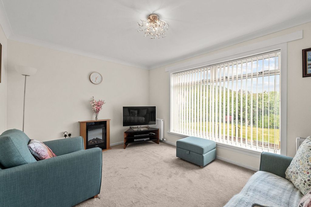 2 bed detached bungalow for saleLothian Crescent, Causewayhead FK9 photo 5