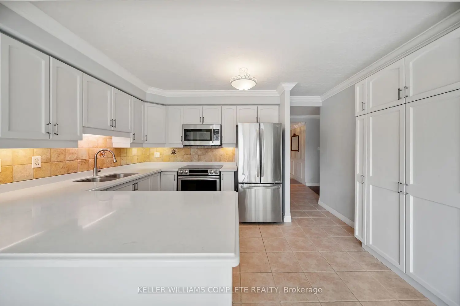 1272 Ontario Street 404 photo 4