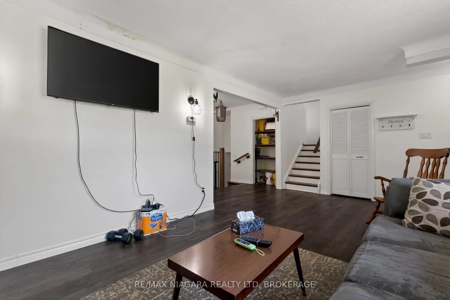 414 Bunting Road photo 4