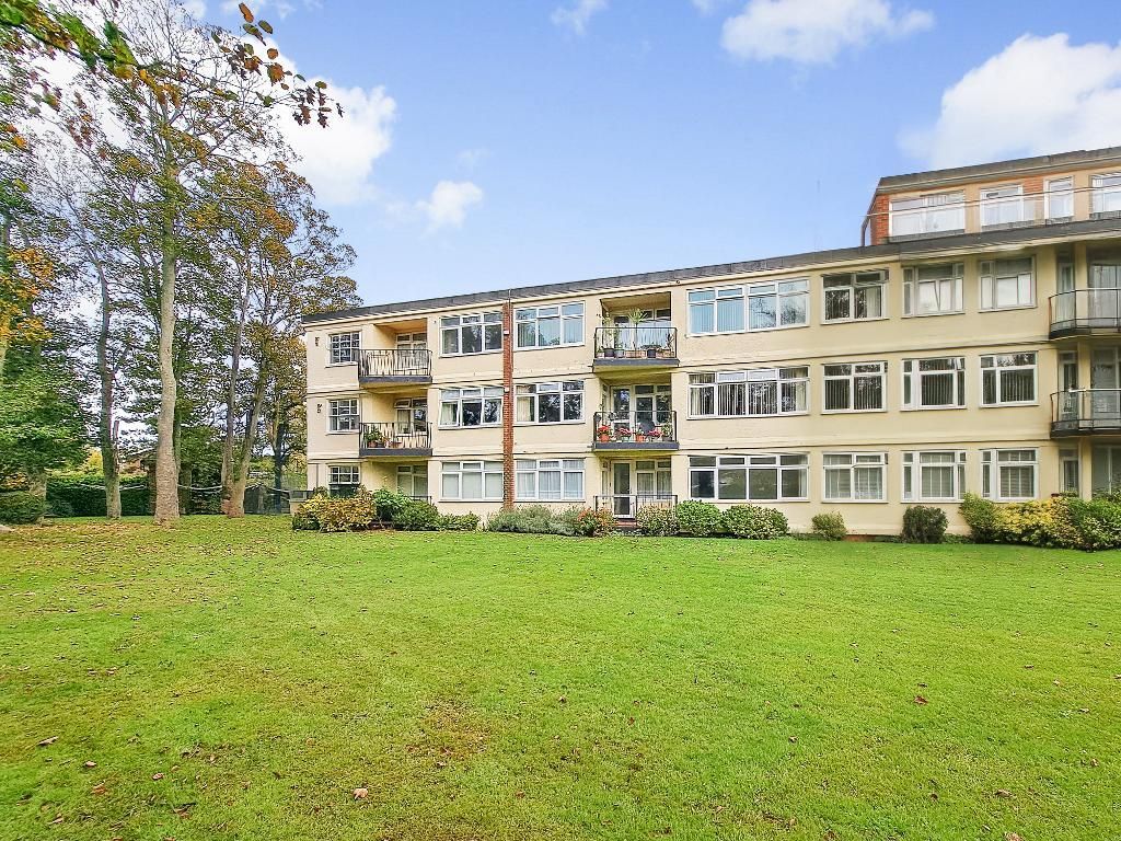 2 bed flat for saleKing Charles Court, Lord Warden Avenue, Deal, Kent CT14