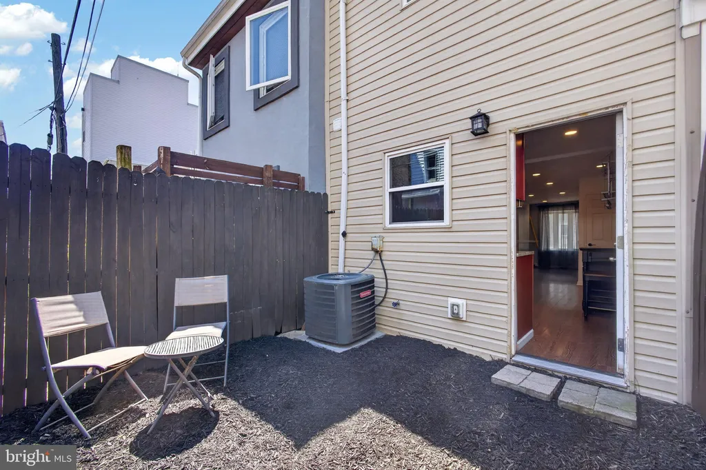 2211 E Harold Street, Philadelphia, PA 19125