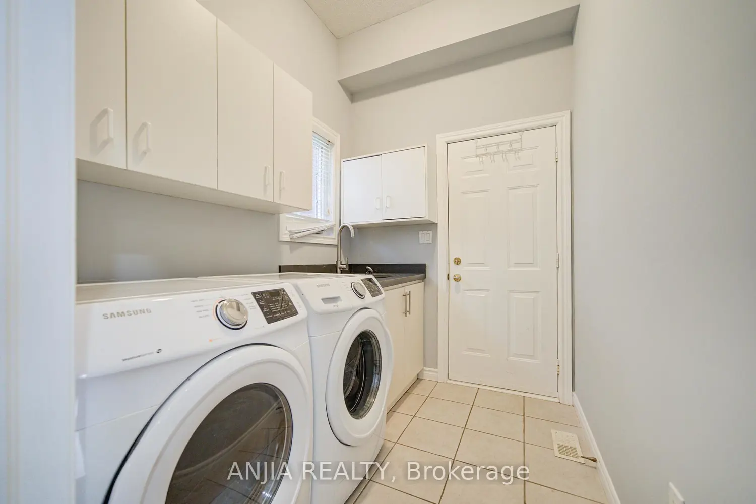 10 Thistledown Crescent photo 5