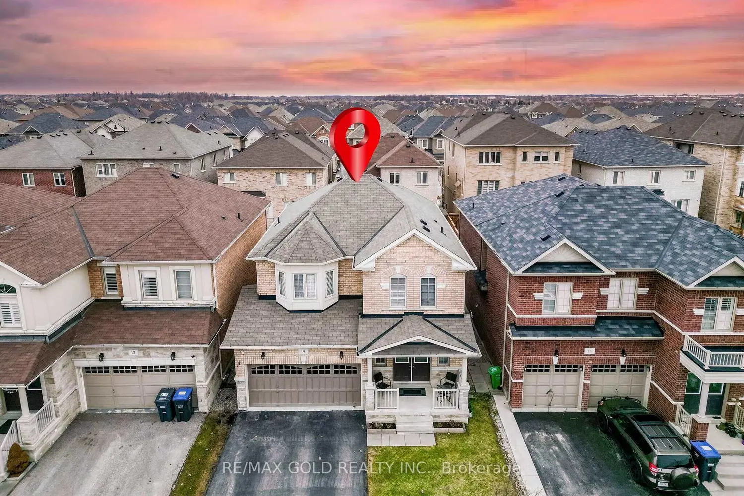 14 Lloyd Crescent