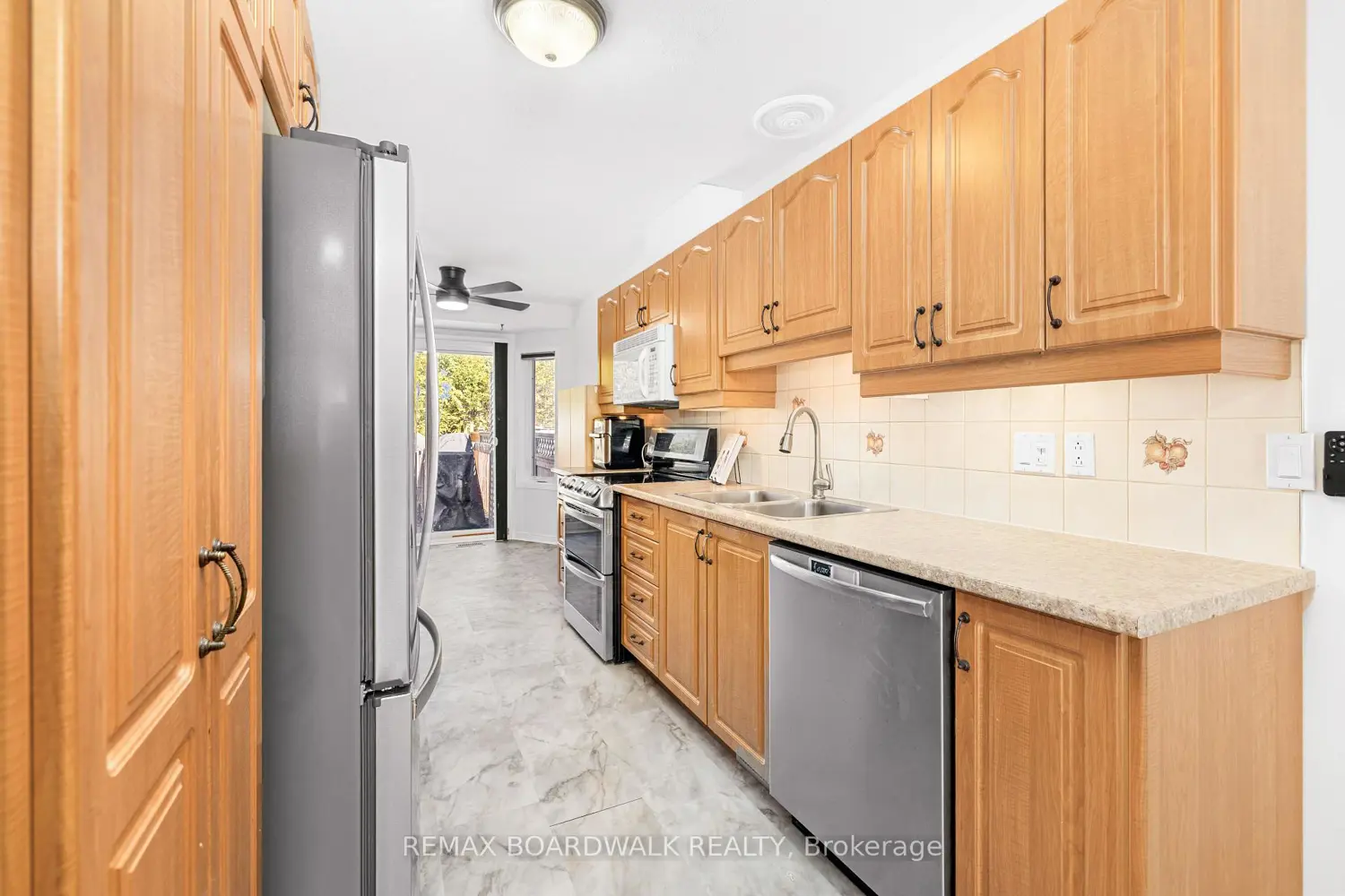 403 Flora Street photo 4