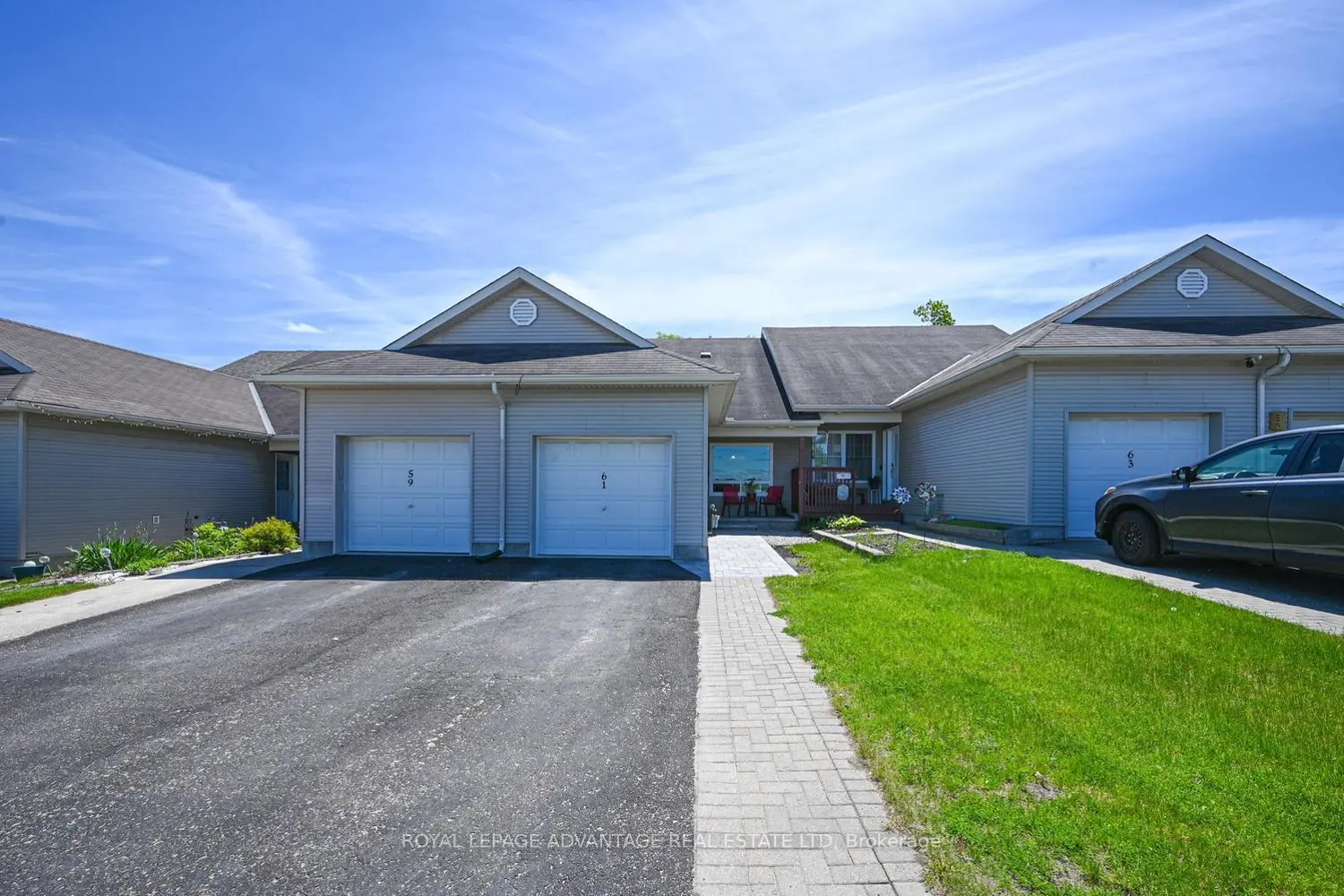 61 Van Horne Avenue photo 2