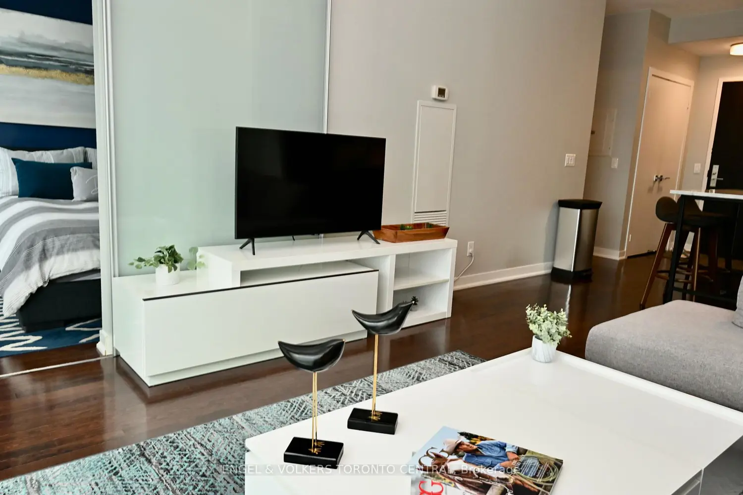 Additional image 11 of 770 Bay Street 2504
