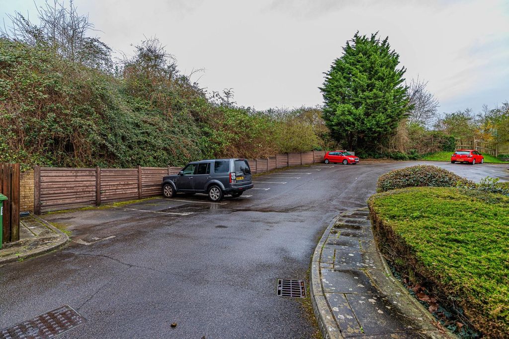 Additional image 11 of 2 bed flat for saleAndrew Road, Penarth CF64