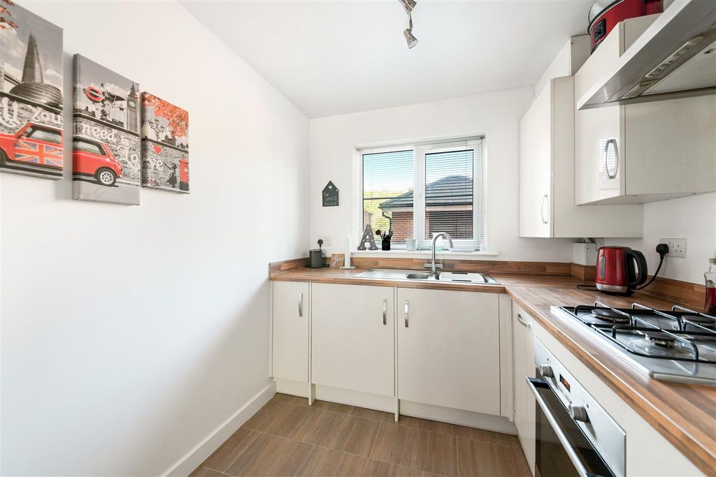 Additional image 16 of 2 bed flat for saleWinter Close, Epsom KT17