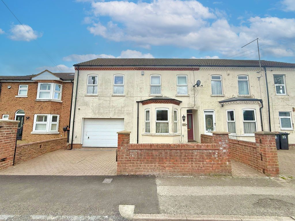 Additional image 22 of 4 bed semi-detached house for saleKirby Road, Dunstable LU6