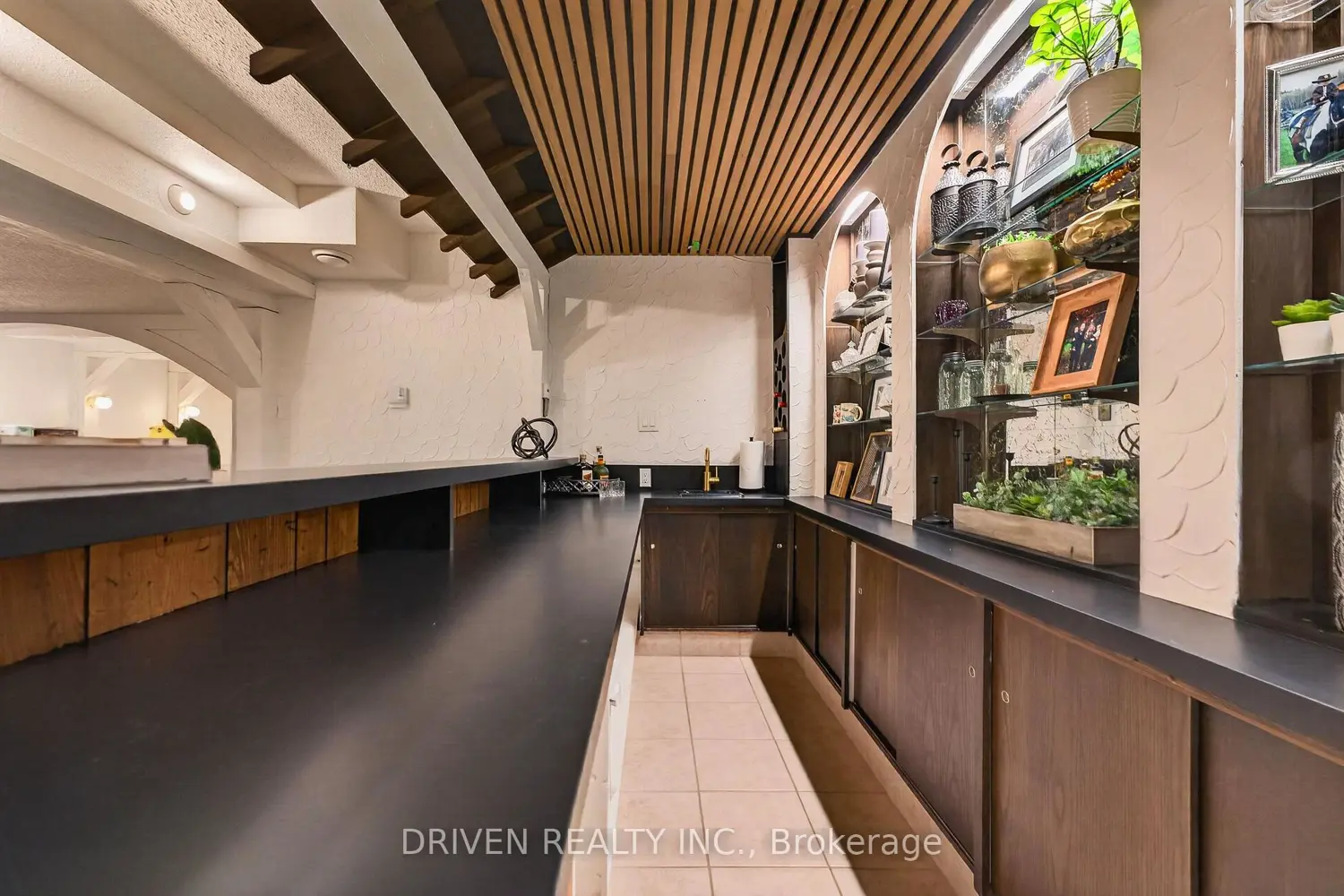 Additional image 16 of 50 Aero Drive