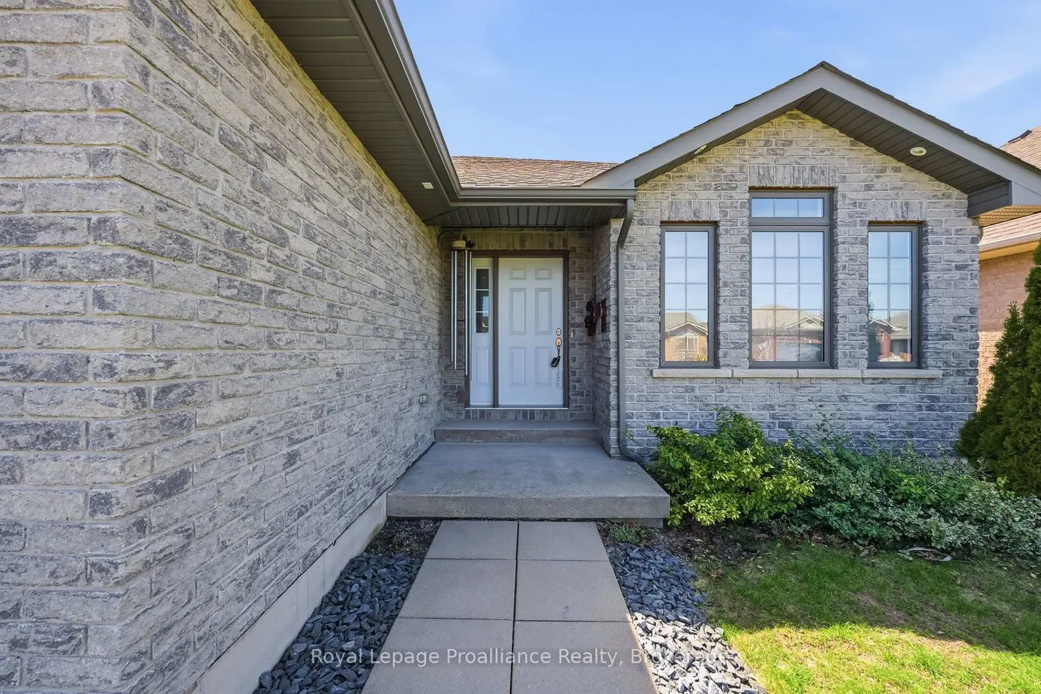 26 Ward Drive photo 3