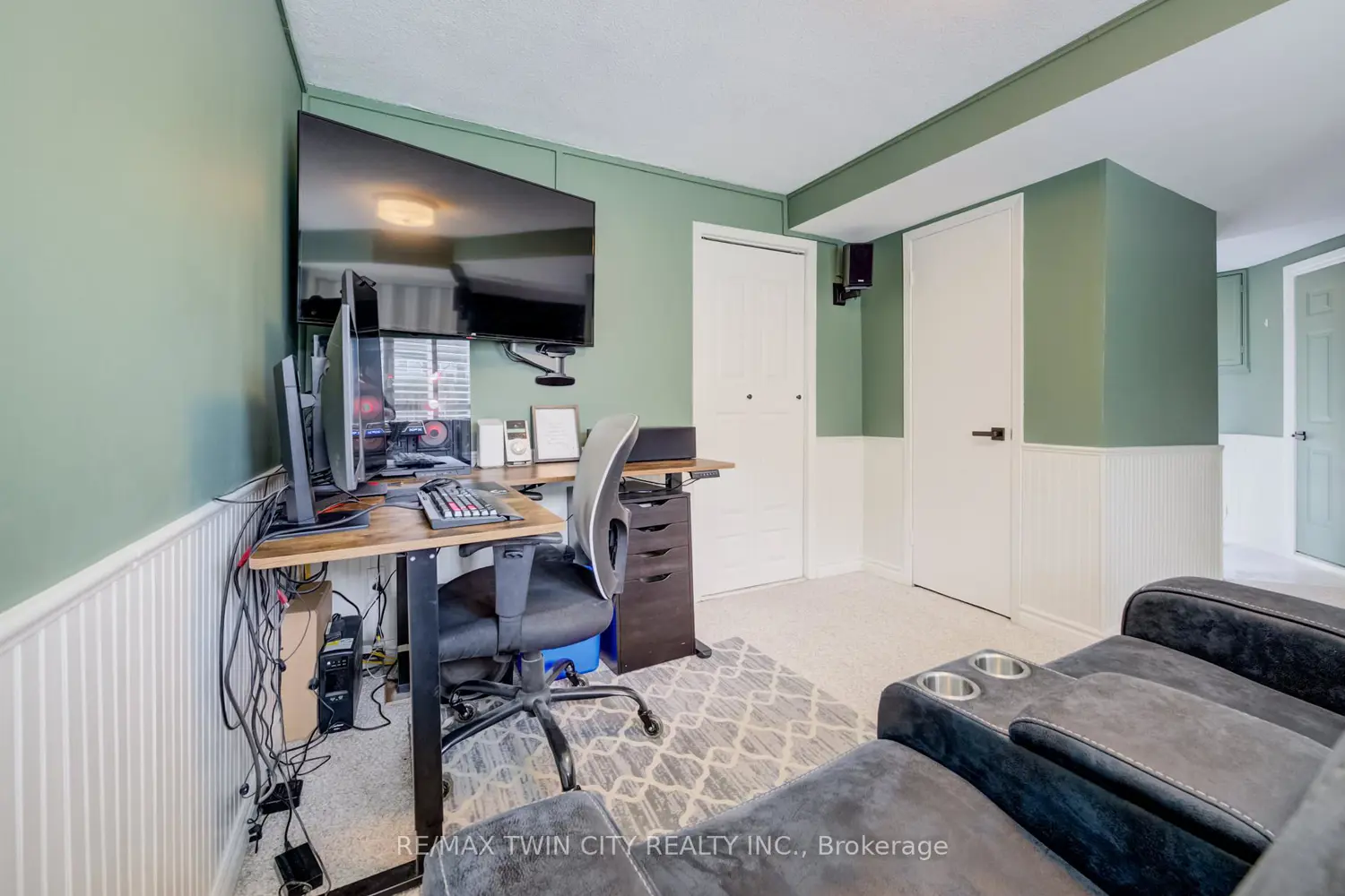 60 Elmsdale Drive 11 photo 5
