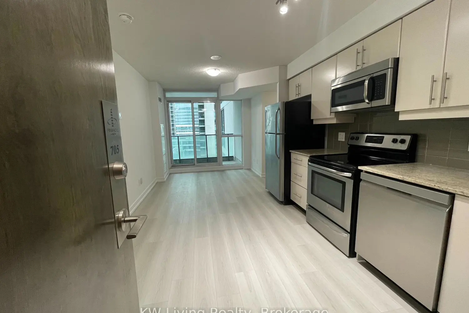 Additional image 3 of 33 Bay Street 705